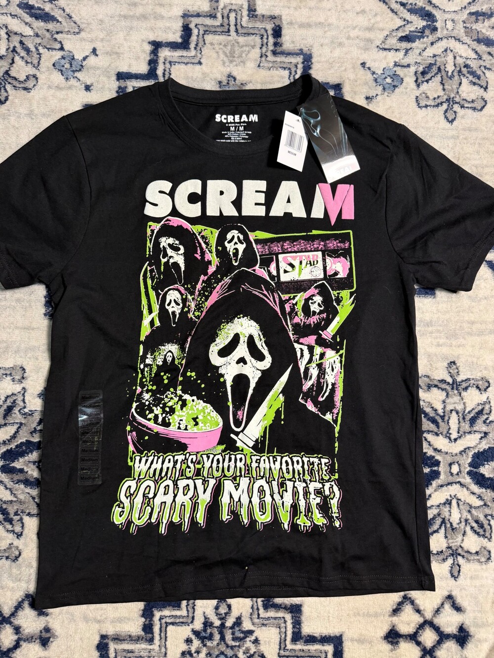 Scream VI Ghostface What’s Your Favorite Scary Movie Black Graphic T-Shirt Mediu